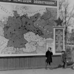 Карта линии фронта Великой Отечественной войны на Октябрьской площади около Драмтеатра